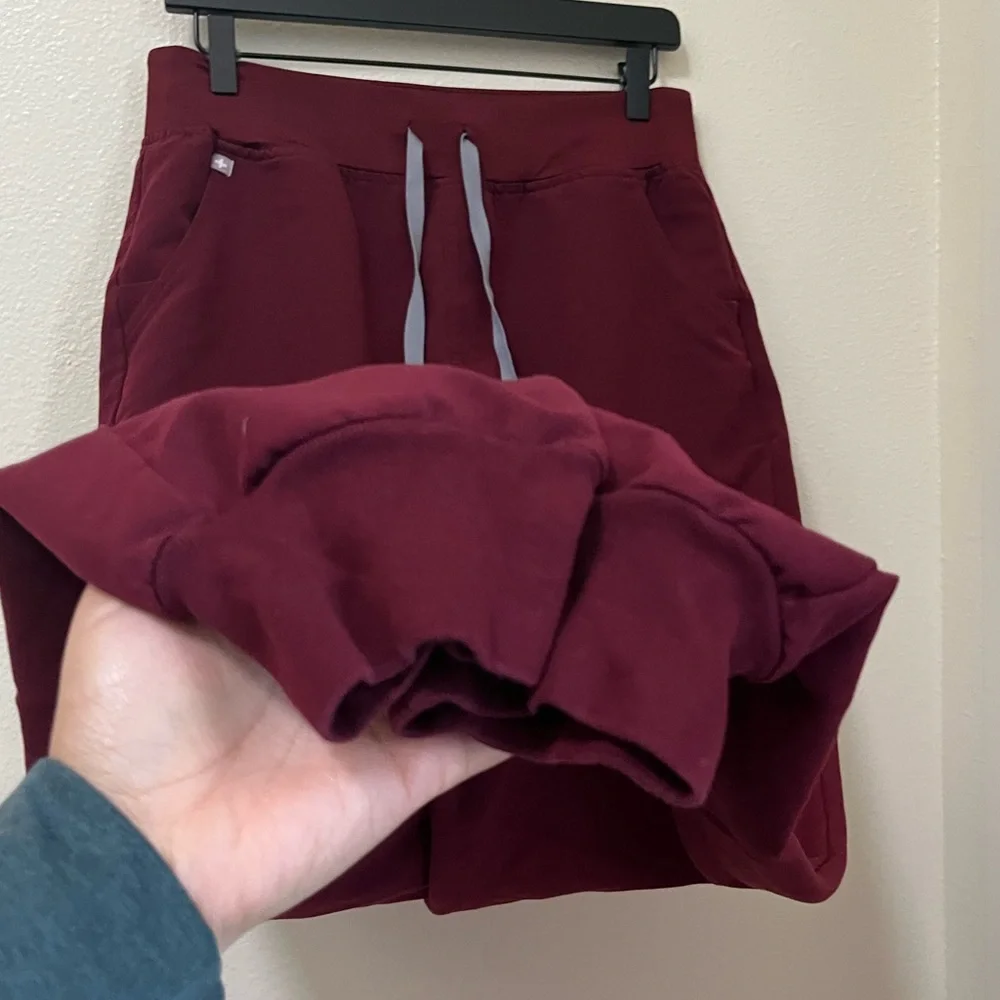 •FIGS• High Waisted Zamora Jogger Scrub Pant Burgundy PO# 2841